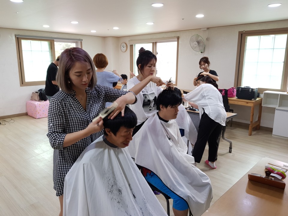 3554184928_vhnrf0Cw_11a9a5ffaf4f8835bc45f39cc00ad611ba951f7b.jpg 이미지크게보기