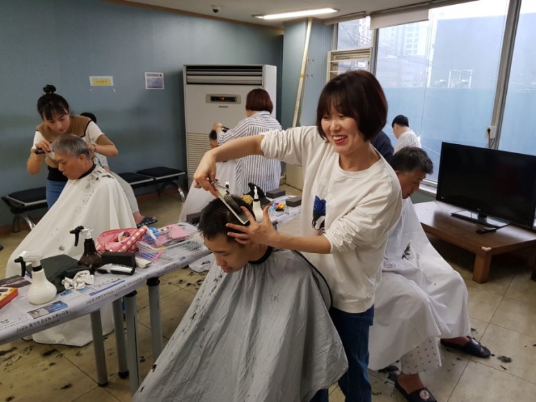 3554184928_zcBvT41p_be941ac40af3432a09e1916428db5c599bd90f48.jpg 이미지크게보기