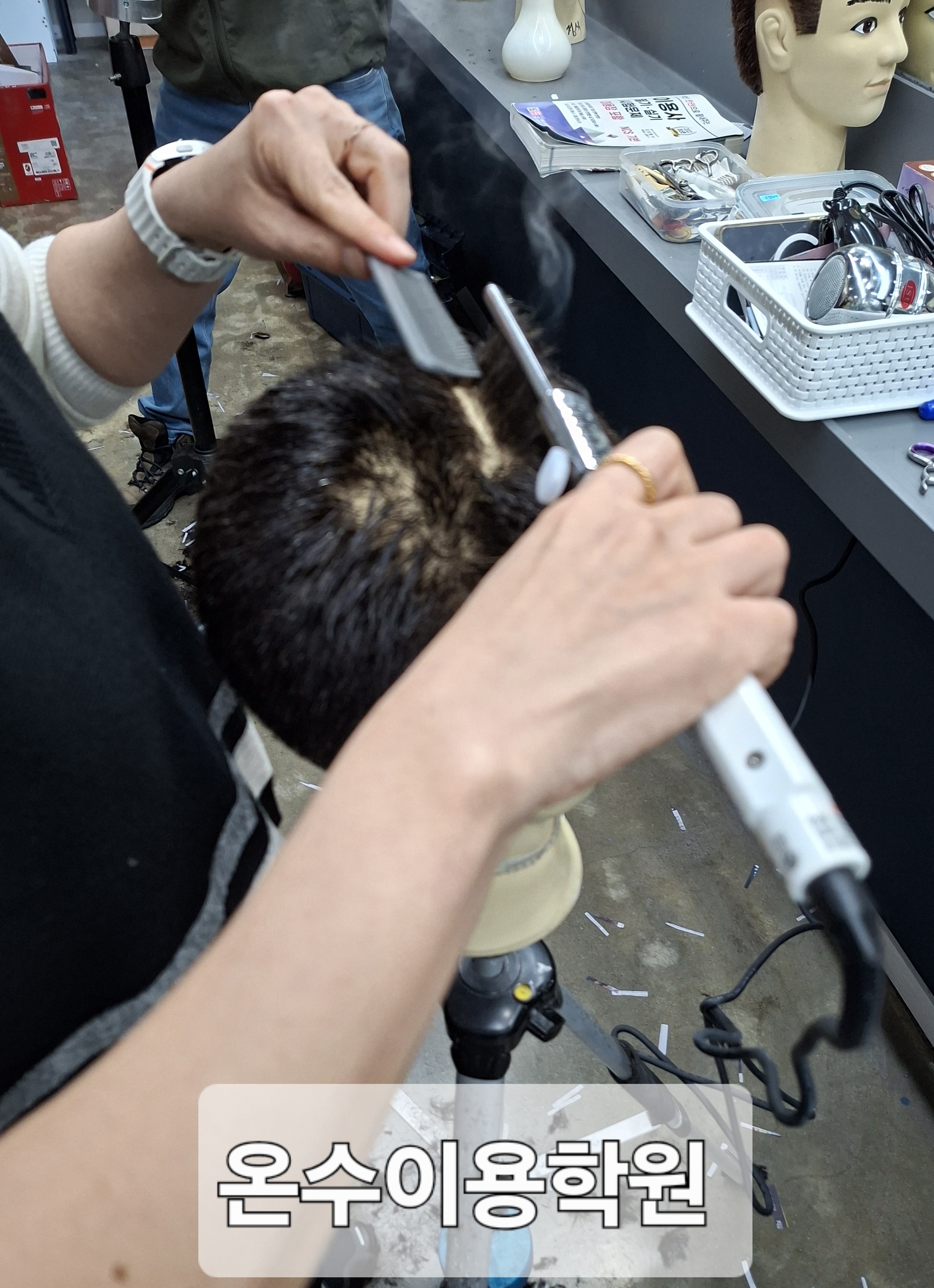 /user/b/barbershop/editor/2604/19ac4e1efd9207fb4456cd42a62de192_1775572147_4218.jpg 이미지크게보기